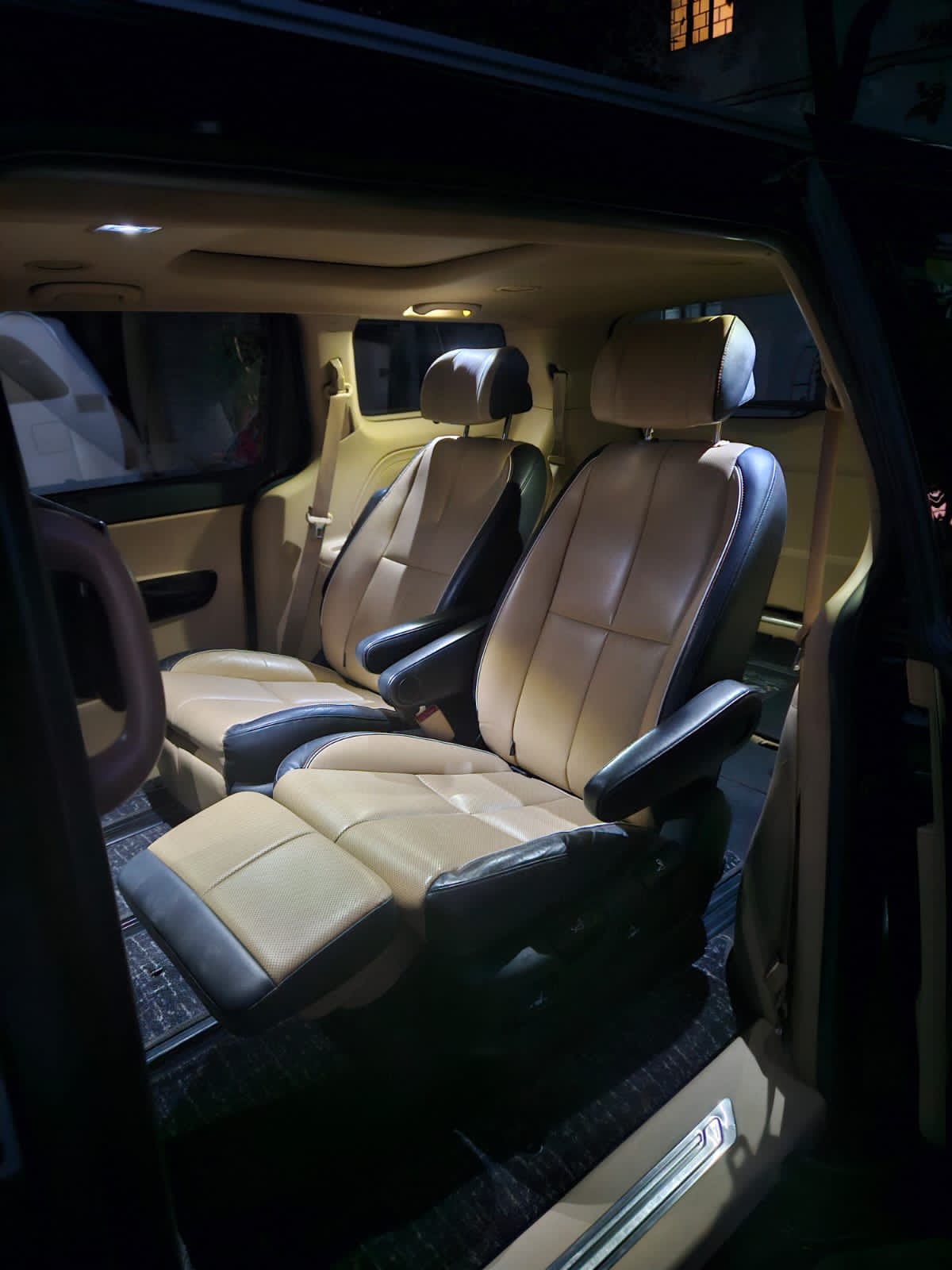 Luxury Vehicle 3
